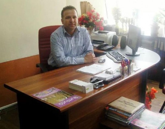 BARTIN'IN ULUS ILCESI'NDE BAGLI KUMLUCA BELDE BELEDIYESI'NDE MHP'LI ISMAIL CAN(FOTOGRAFTAKI), SON OLARAK OZEL KALEM SEKRETERLIGINI YAPTIGI AK PARTI'LI METIN CETIN'E KARSI SECIMI KAZANARAK BELEDIYE BASKANI OLDU. FOTO-AYHAN ACAR-BARTIN-DHA