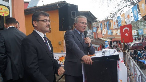 Mitinge Ak Parti il başkanı Yaşar Arslan, Hasankadı Belediye Başkanı ve Ak Parti Hasankadı Belediye Başkan adayı Zeki Erdoğan, Ak Parti merkez ilçe başkanı ve yüzlerce Hasankadılı vatandaş katıldı.