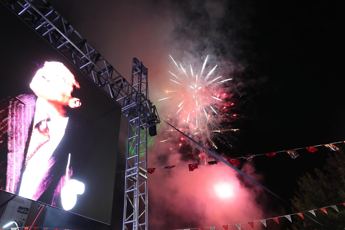 Emre Fel Bartınlılar'ı Coşturdu