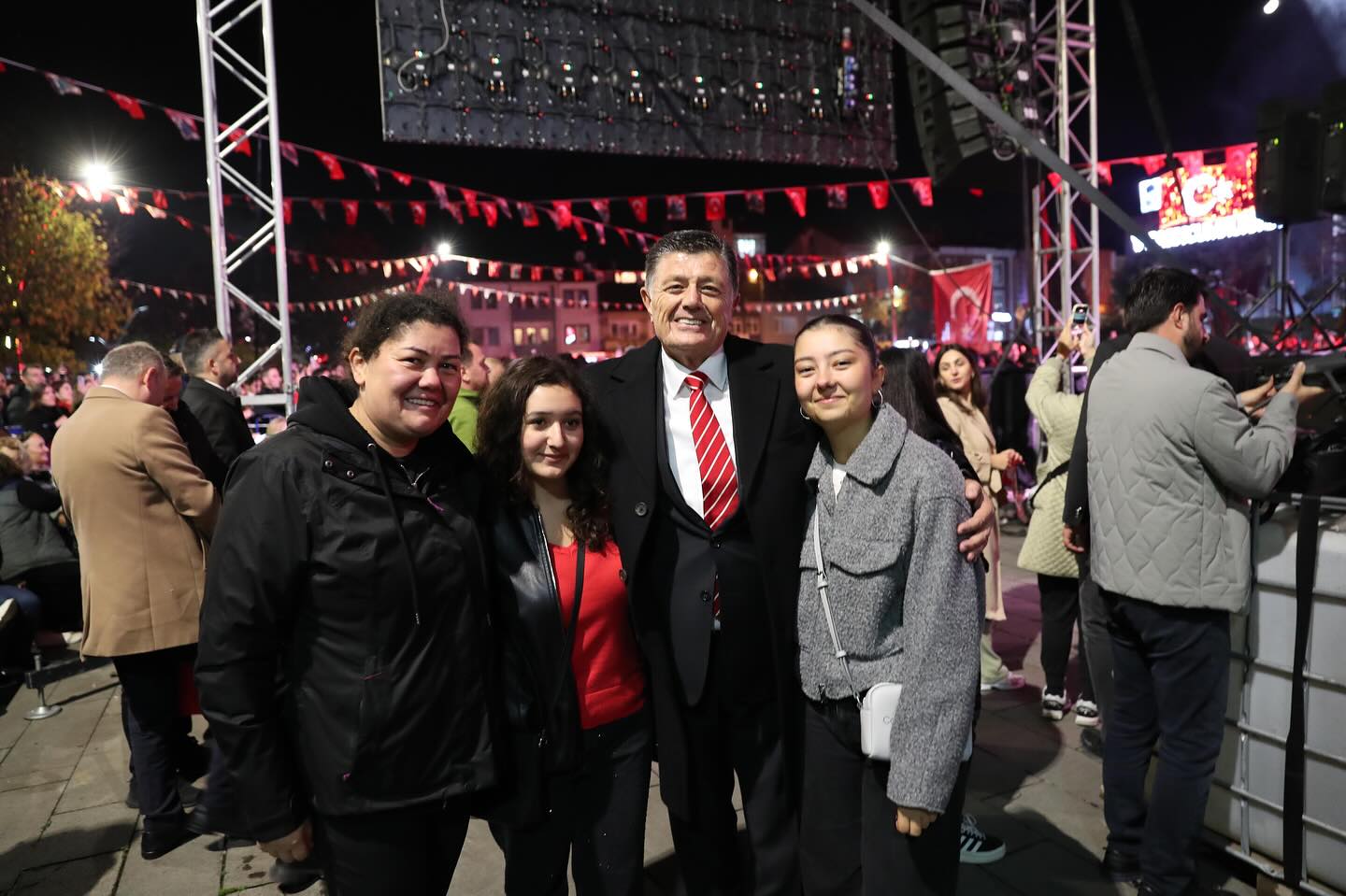 Emre Fel Bartınlılar'ı Coşturdu