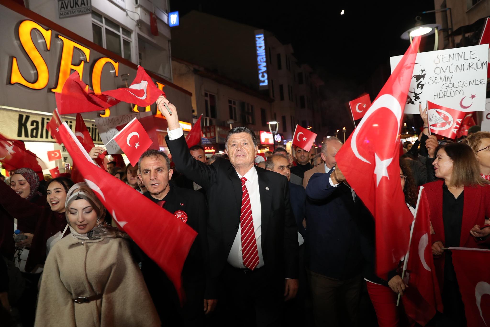 Emre Fel Bartınlılar'ı Coşturdu