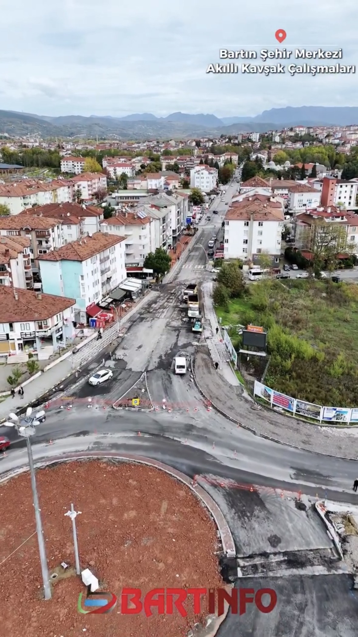 Bartın’ın en yoğun noktalarından biri olan Çatmaca mevkiinde akıllı kavşak çalışmaları sürüyor.