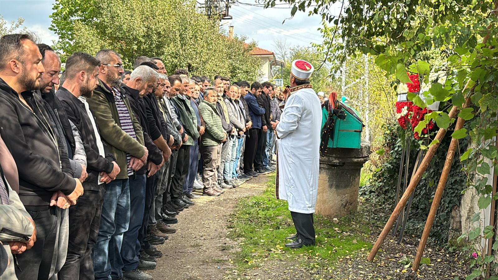 Alkollü sürücünün çarptığı Edanur göz yaşlarıyla uğurlandı