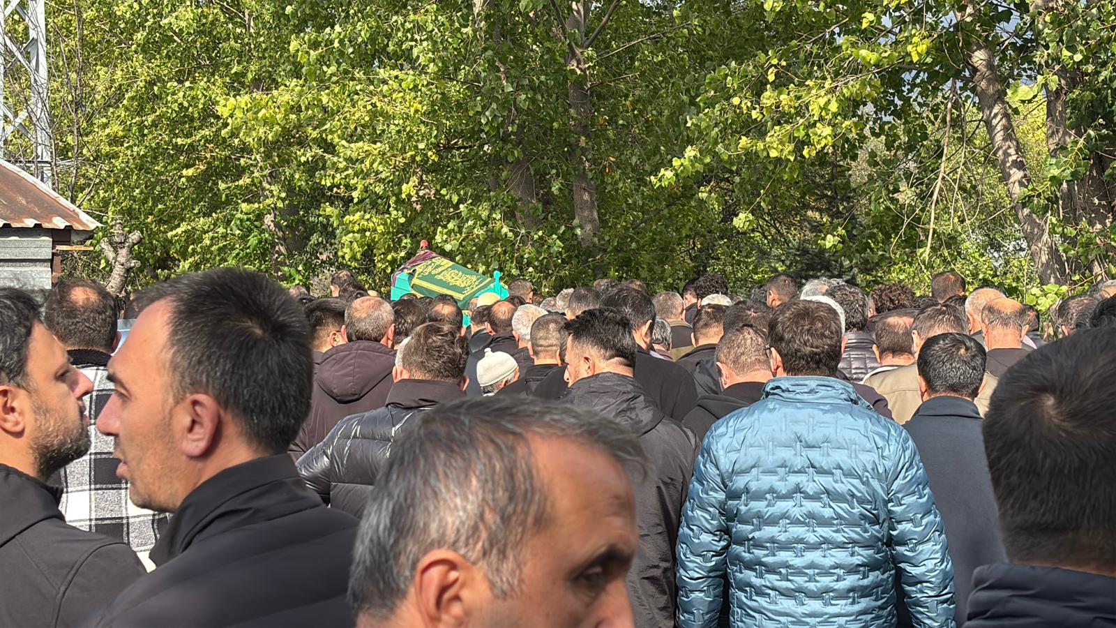 Alkollü sürücünün çarptığı Edanur göz yaşlarıyla uğurlandı