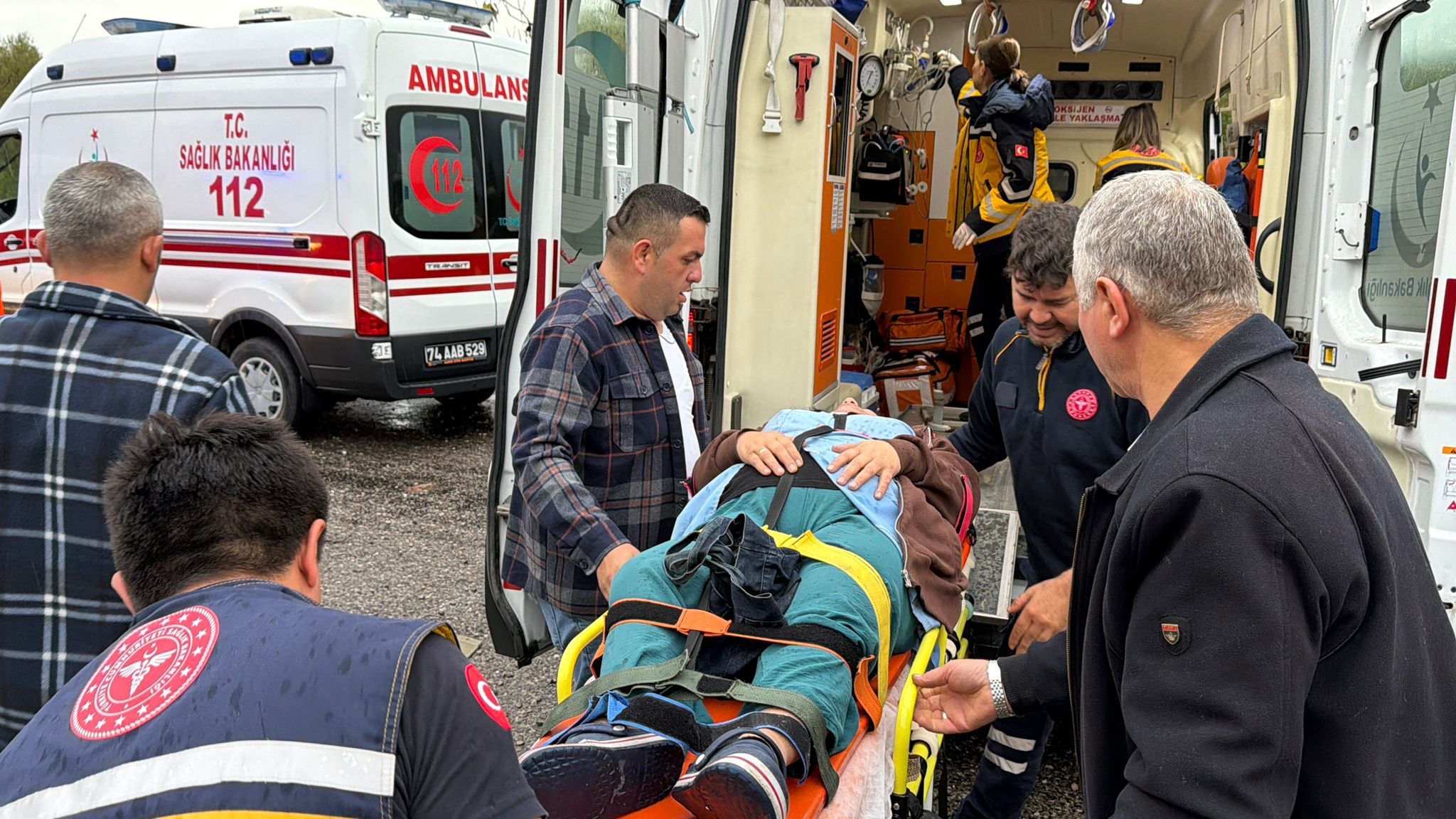 Bartın'da işçi servisi devrildi: 1 ölü, 19 yaralı