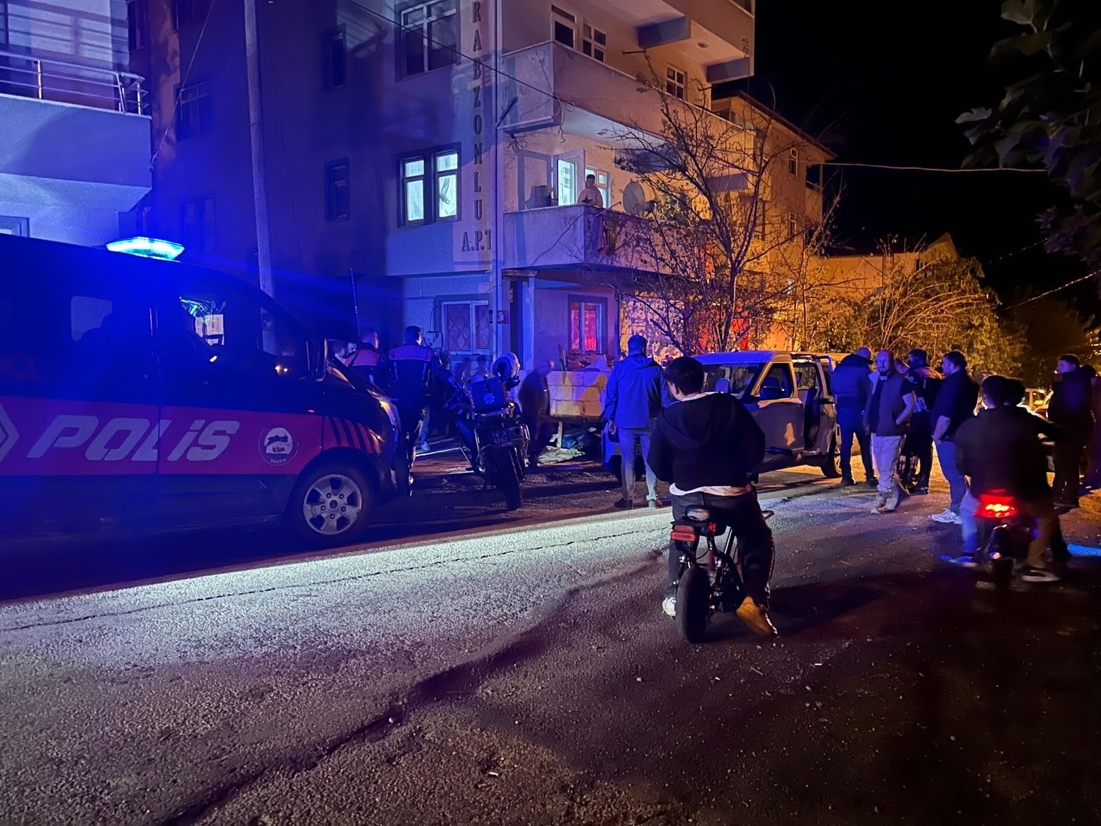 Evinde havaya ateş açan şahıs mahalleliyi ayağa kaldırdı