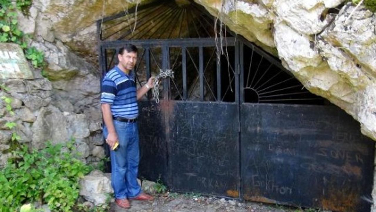 Kapısı Kilitli