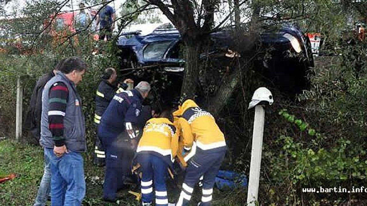 Bartın'da devrilen otomobilin sürücüsü yaralandı