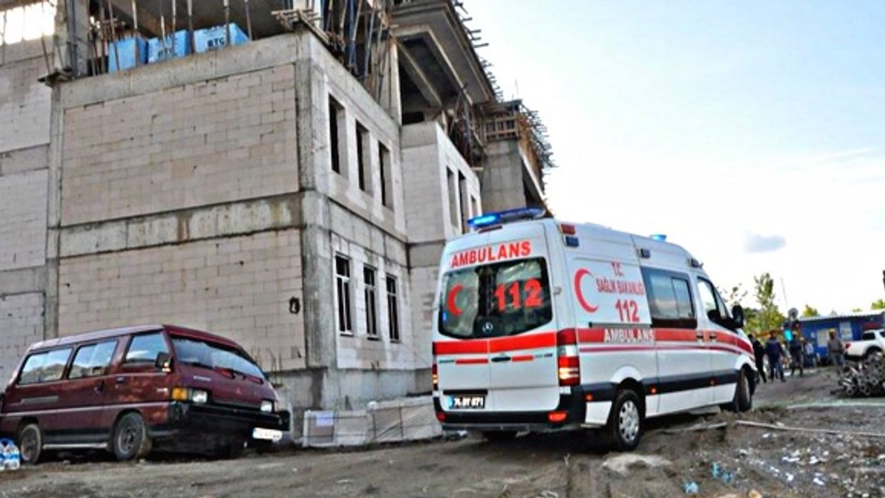 Okul inşaatından düşen kalıp ustası öldü