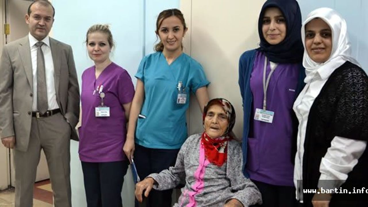 101 Yaşındaki Fatma Nineye Kalça Protezi