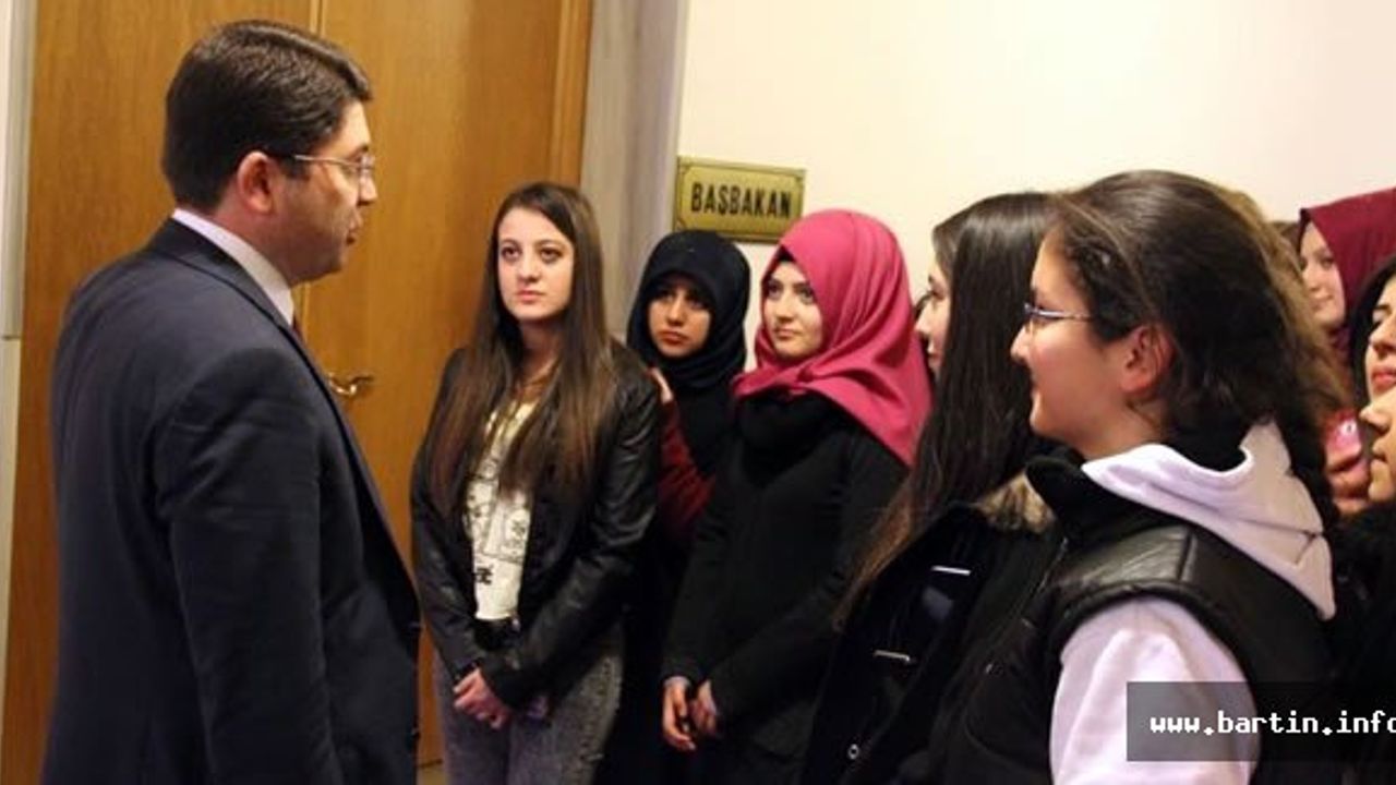 Tunç, Kız Meslek Lisesi Öğrencilerini Ağırladı