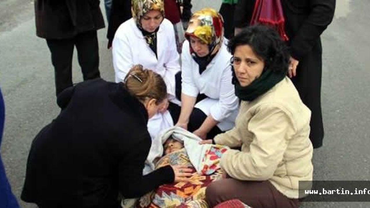 Yaralanan Öğretmenin Üzerine Kilim Örtüldü