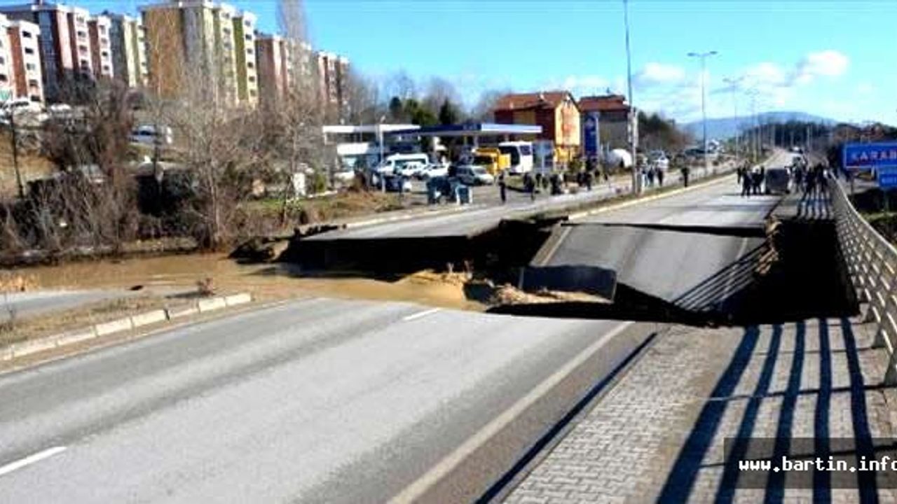 Karabük'te sel: Karayolu çöktü, mahalle su altında