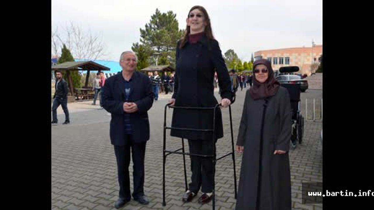 18 yaş altı dünyanın en uzun boylu kızı YGS'ye yatak üzerinde girdi
