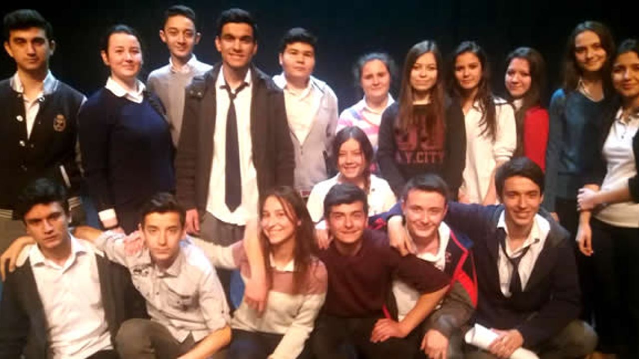 Bir Bir İki 112, Tiyatro Severlerle Buluşacak
