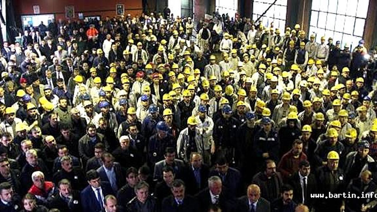 Grizu faciasında ölen 263 madenci dualarla anıldı