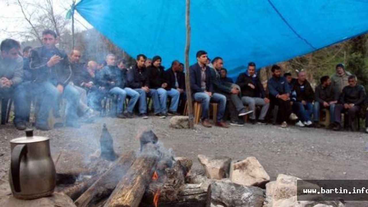 İşten çıkarılan 138 taşeron işçinin eylemi sürüyor