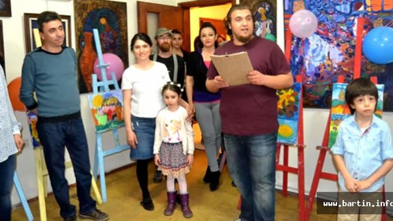 6 Yaşındaki Ressam İlk Sergisini Bartın'da Açtı