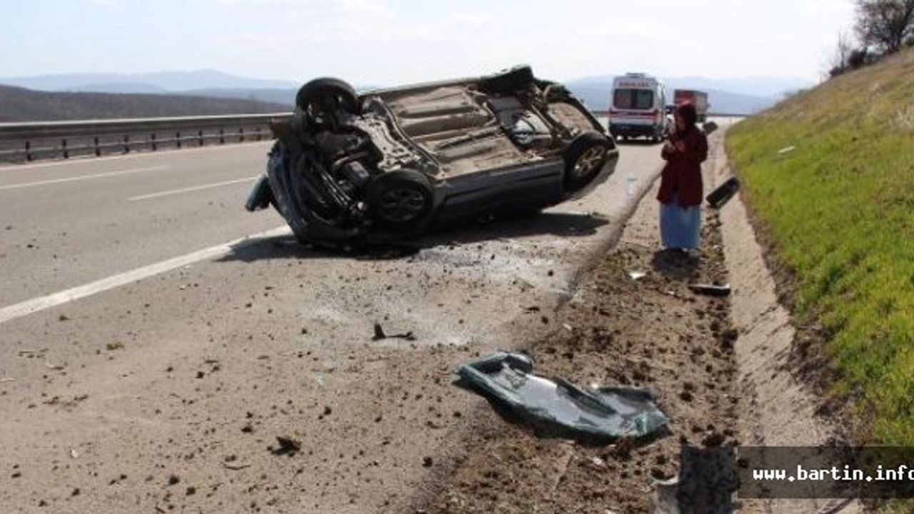 Hurdaya dönen otomobilden burnu bile kanamadan çıktı