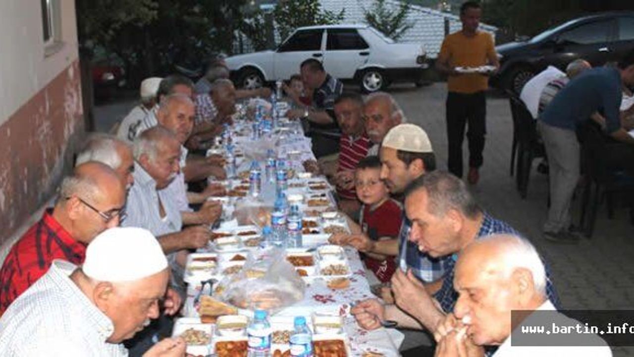 Kozcağız'da Mahalle İftarları Devam Ediyor