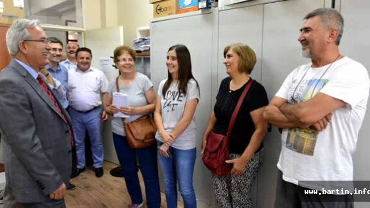 Rektör Öğrencilerin Heyecanına Ortak Oldu