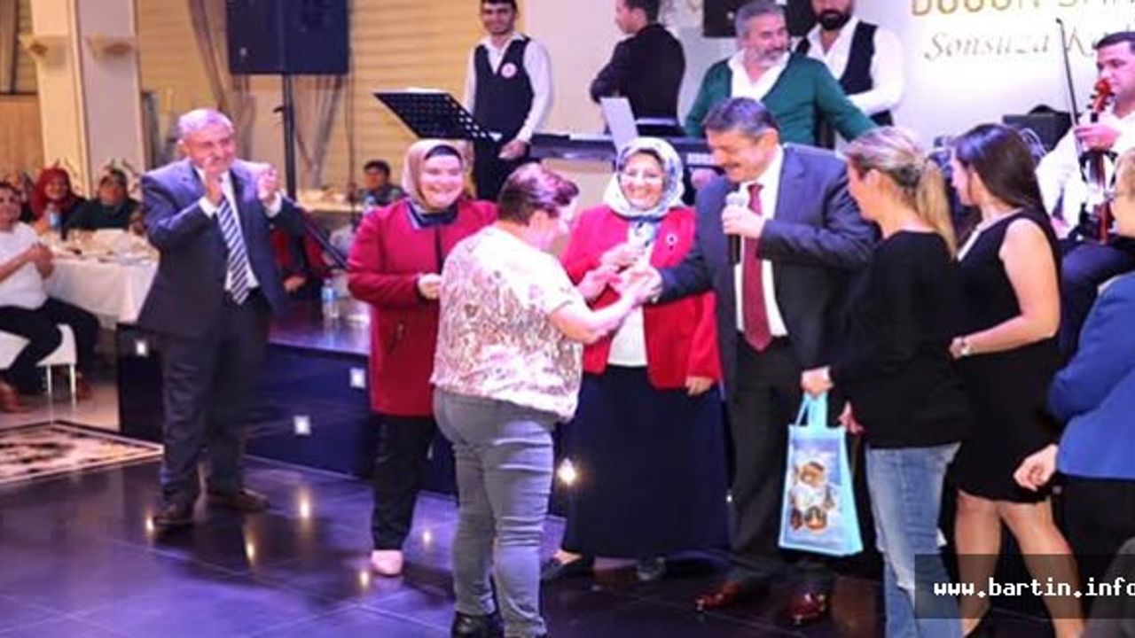 Belediye El Sanatları Derneği Yemekte Buluştu