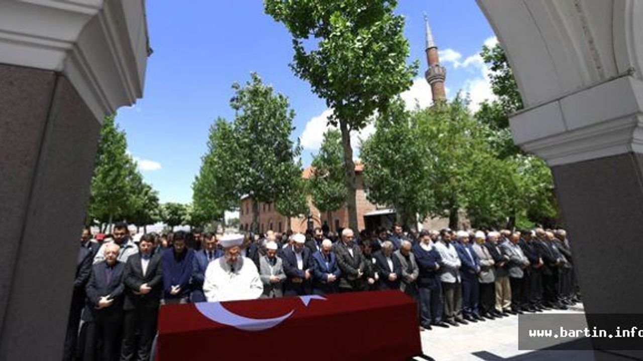 Bartınlı Profesör Son Yolculuğuna Uğurlandı