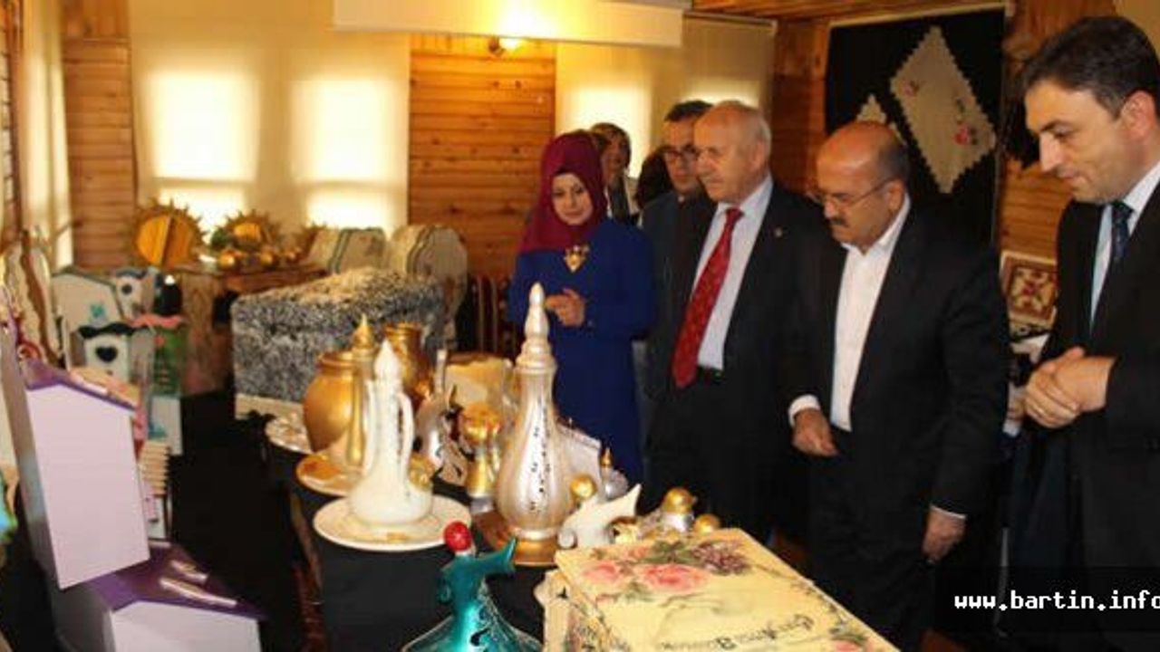 Kozcağız'da El Emeği Göz Nuru Sergisi