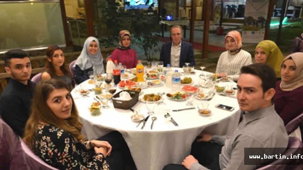 Rektör Uzun, şehit yakınlarıyla iftar yaptı