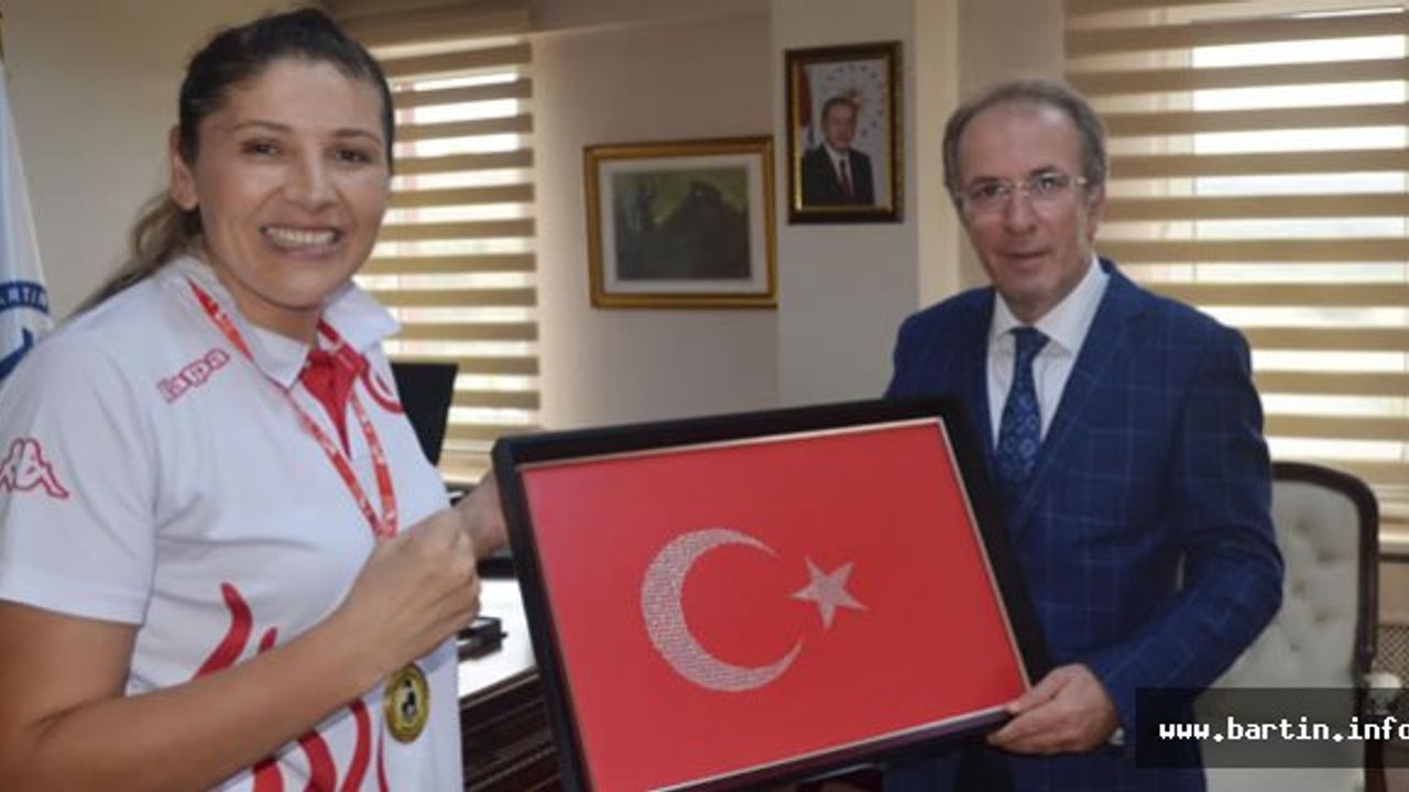 Rektör Uzun’dan Avrupa Şampiyonu Demir’e tebrik