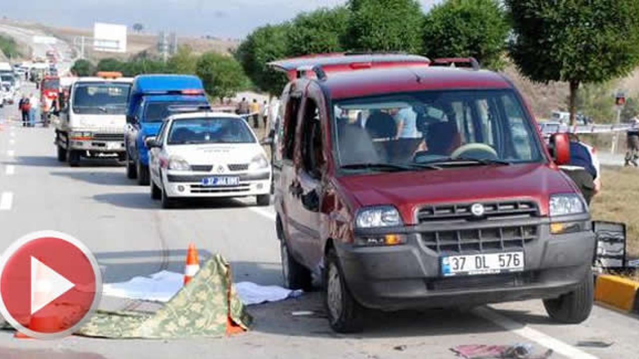 Hafif ticari araç 50 metre sürüklendi: 1 ölü, 4 yaralı