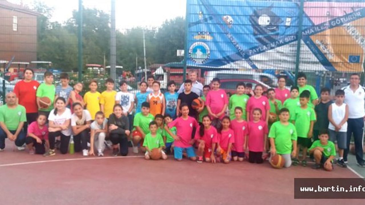 Minik Yıldız Herkesi Spor Yapmaya Davet Etti