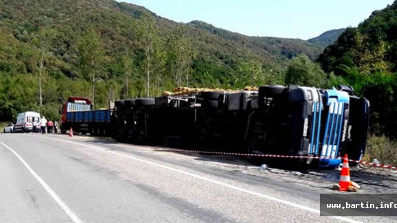 Virajı Alamayan TIR Devrildi: 1 Yaralı