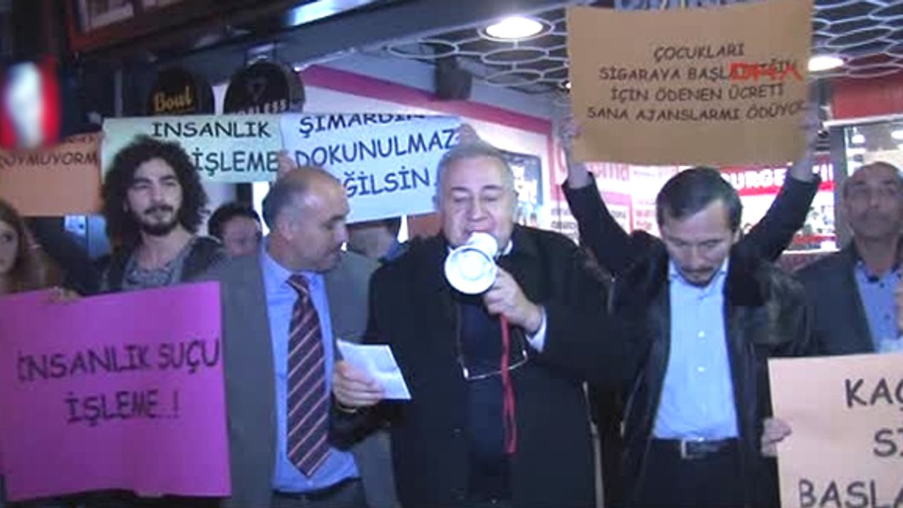 Cem Yılmaz'a dava açan Prof. da hesap vermeli
