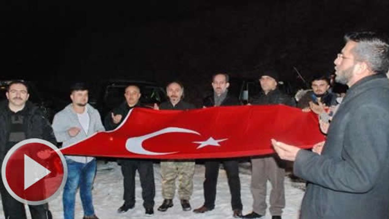 2600 metre rakımlı tepede Mehmetçik için dua ettiler