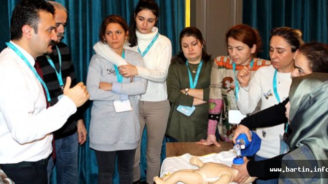 Bartın'da 48 Sağlık Çalışanına NRP Eğitimi