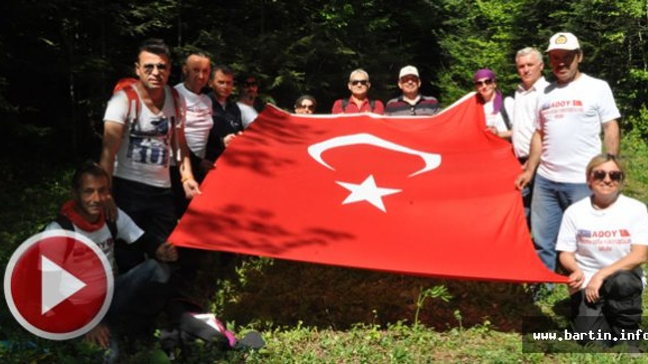 Bartın'ın En Yüksek Tepesine Türk Bayrağı