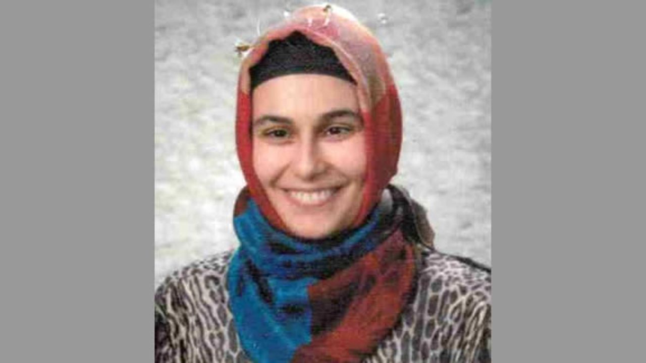 Başörtüsünü ütüye kaptırdı, feci şekilde can verdi
