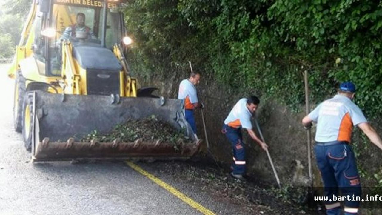 İnkum Yolunda Görüş Mesafesi Temizliği