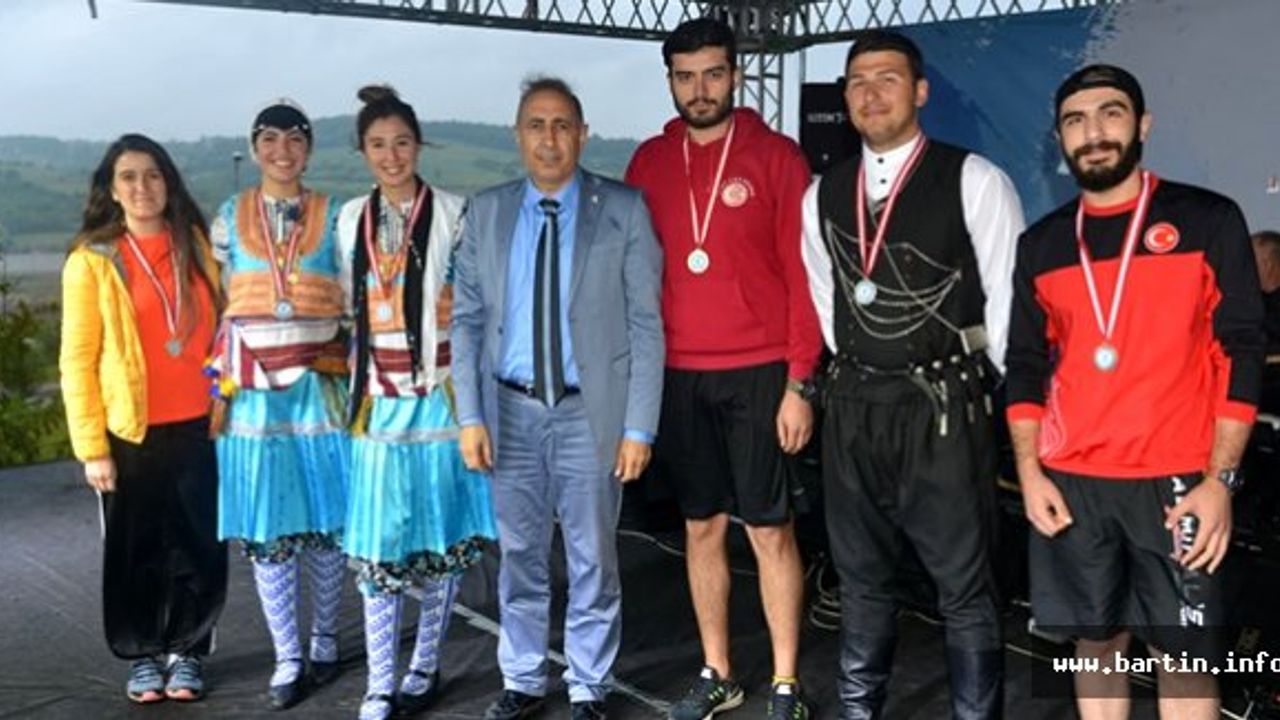 Voleybolda Tıyırtı, Basketbolda Nevresim Takımı Şampiyon