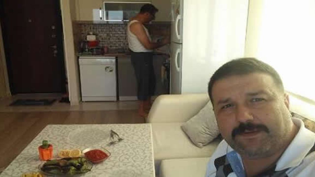 Zabıta memuru, arkadaşını 10 bıçak darbesiyle öldürdü