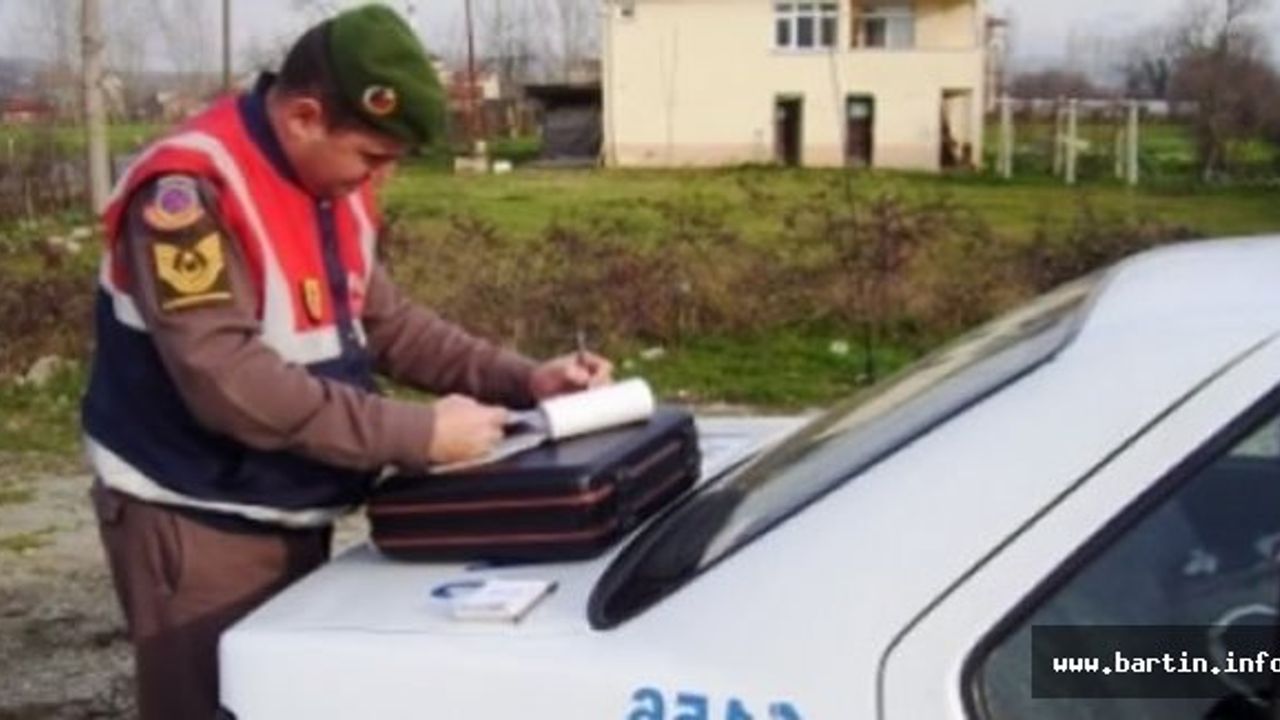 Jandarma'dan Kaçtı, Kaza Yaptı, Rekor Ceza Yedi