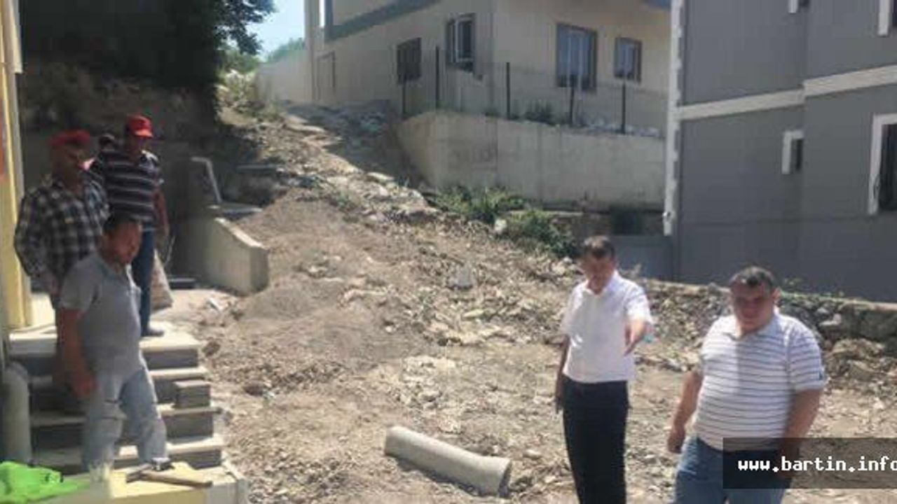 Kaynarca Caddesi'nde Alt Yapı Düzenleniyor