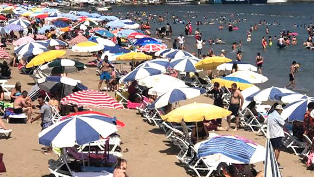 Amasra'da vatandaşlar sahillere akın etti