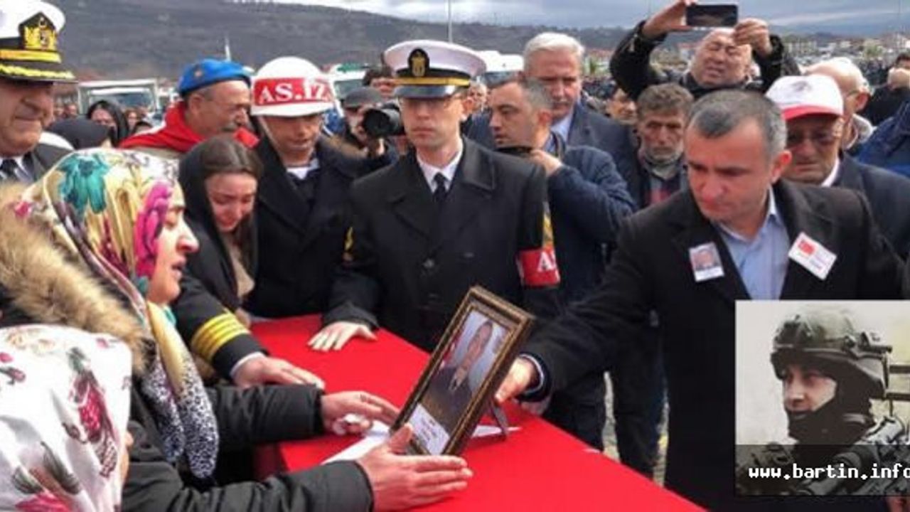 İdlib şehidini 5 bin kişi uğurladı