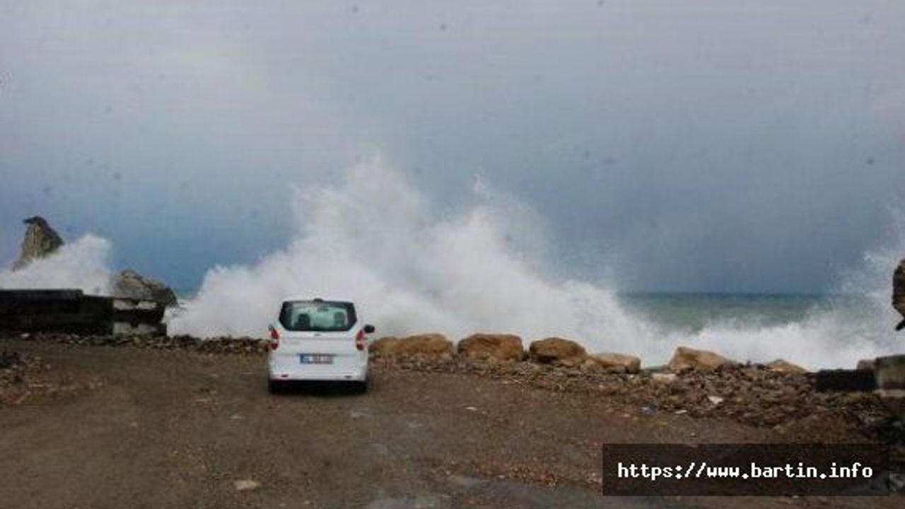 Amasra'da Şiddetli Rüzgar Etkili Oldu
