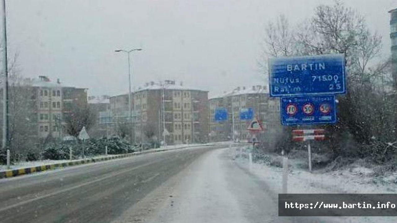 Yollar Kapandı, Köylere Elektrik Verilemiyor