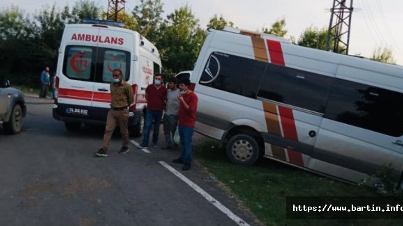 İşçi Servisi Kamyonetle Çarpıştı: 2 Yaralı