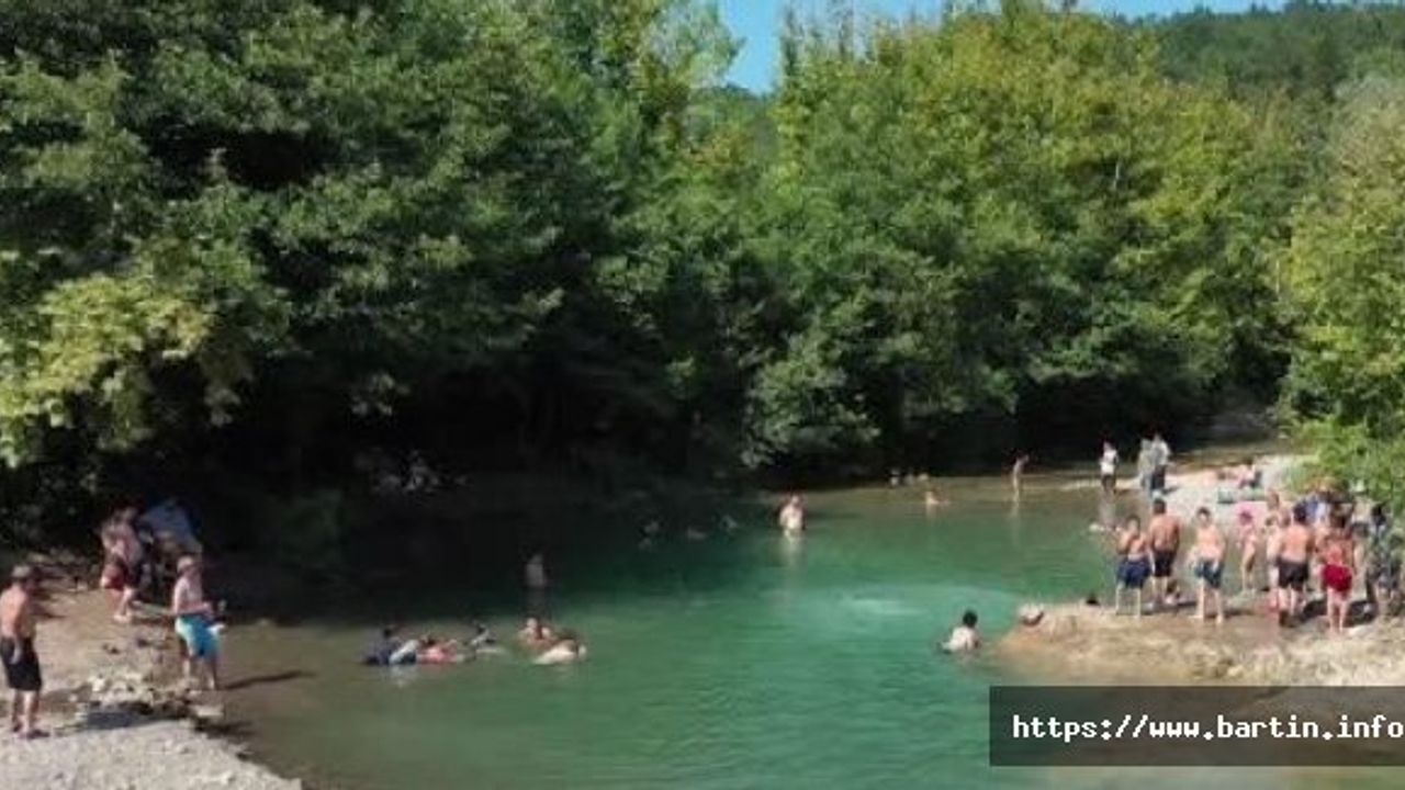 35 Derecede Serinlemek İçin Dereye Koştular