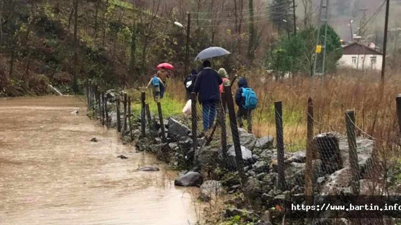 Sular Yükseldi, Öğrenciler Zor Anlar Yaşadı